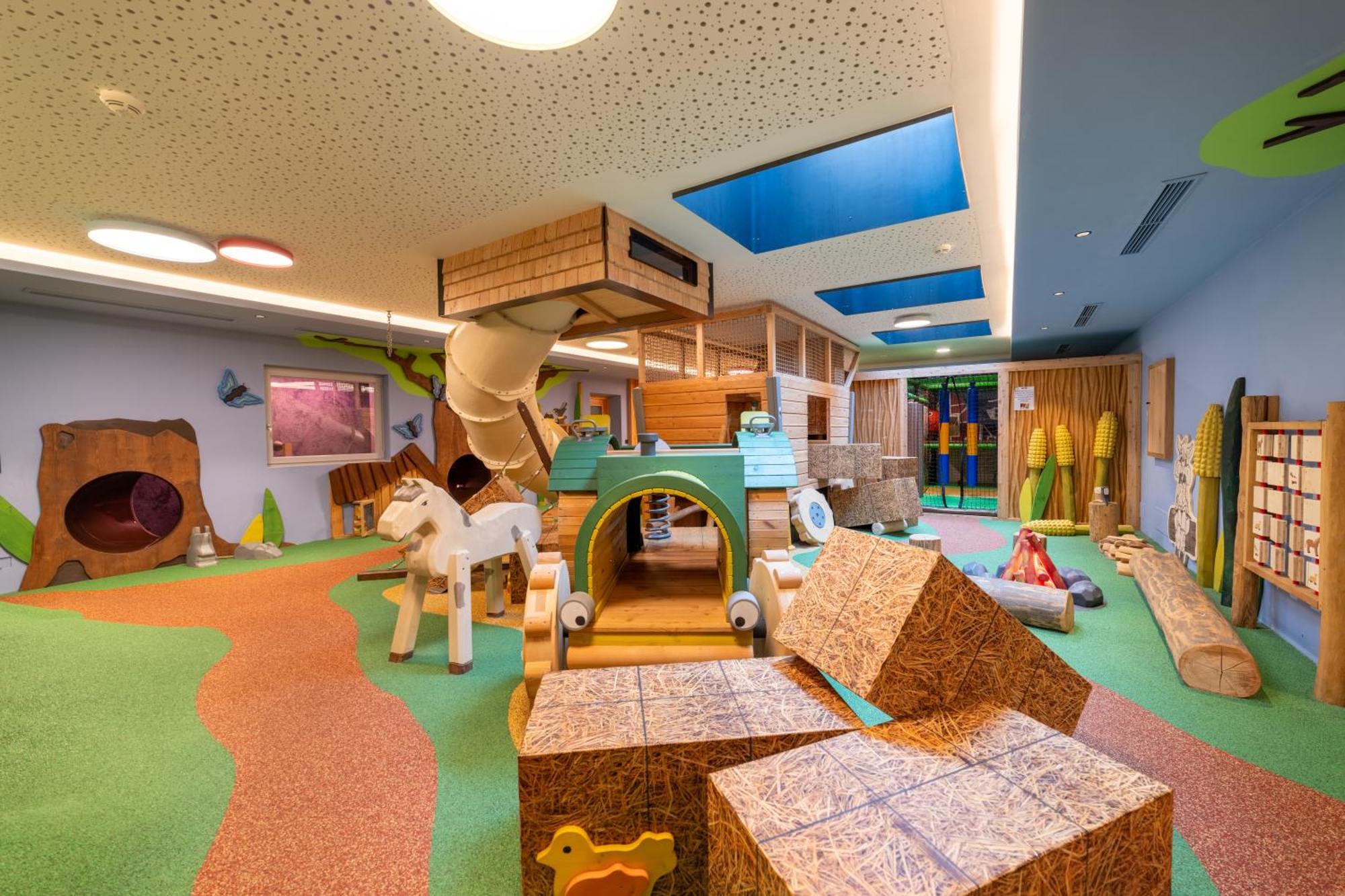 Familienhotel Huber วัลเลส ภายนอก รูปภาพ