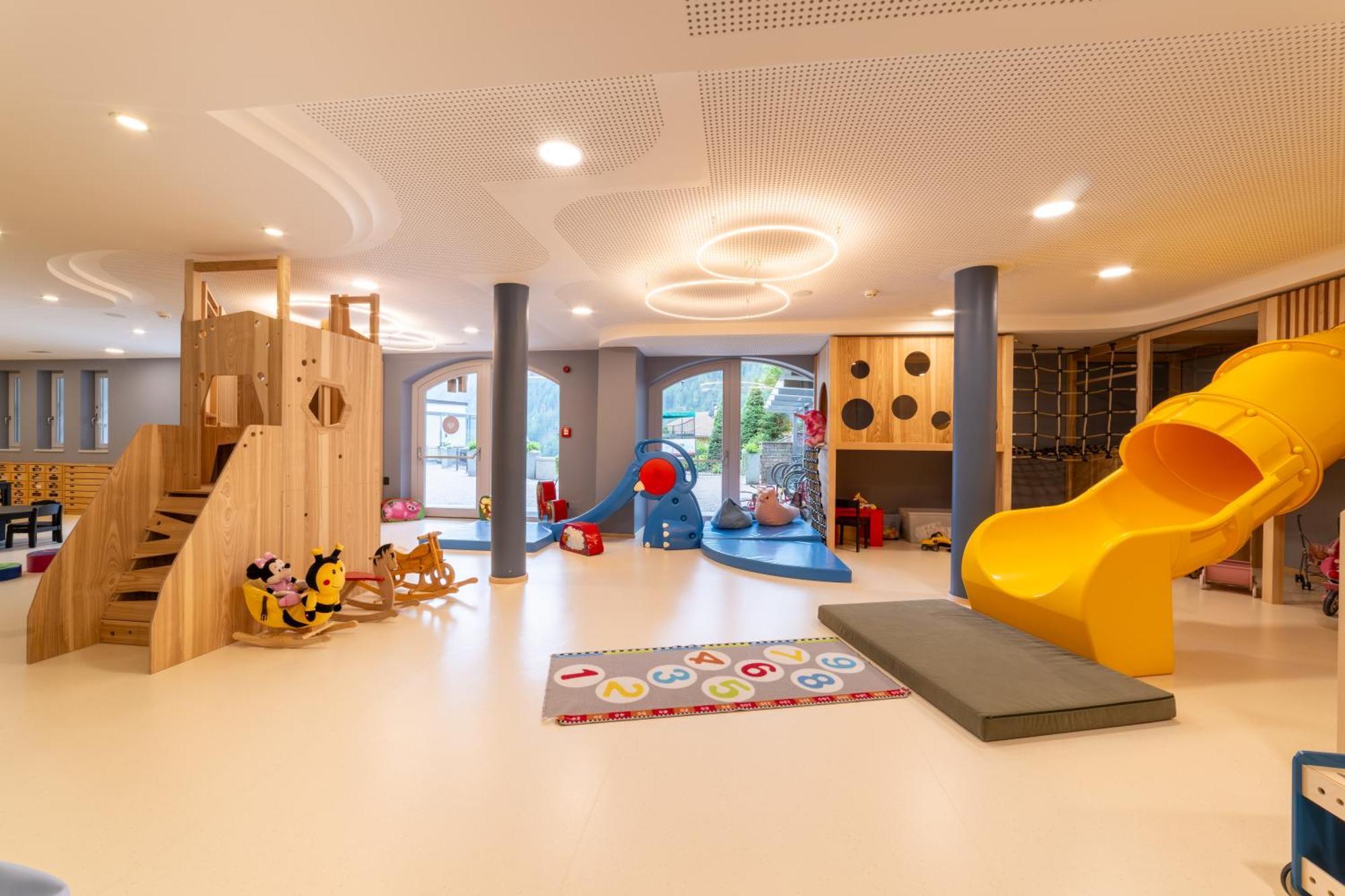 Familienhotel Huber วัลเลส ภายนอก รูปภาพ
