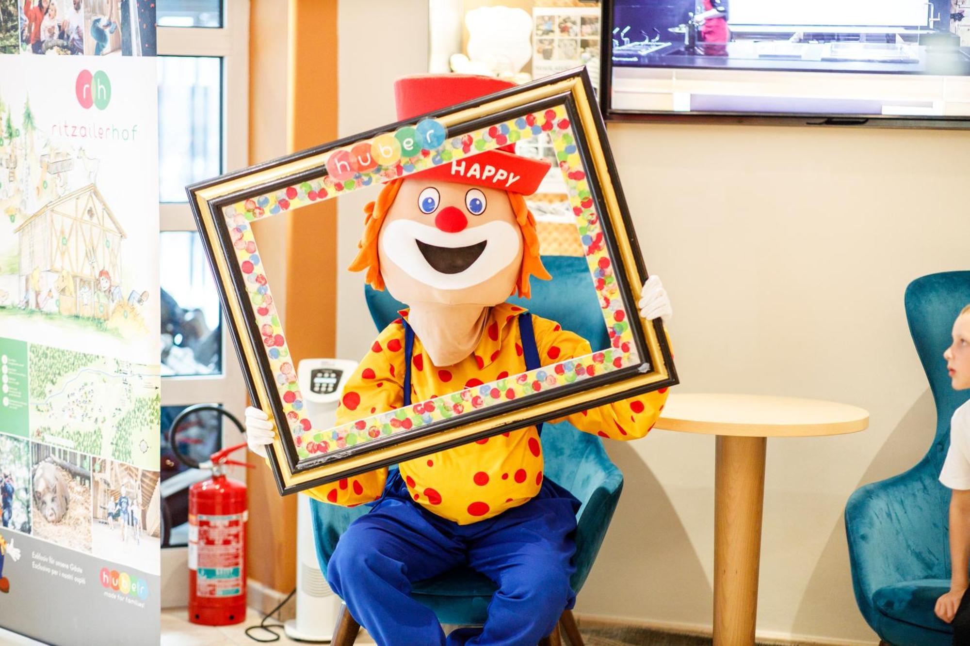 Familienhotel Huber วัลเลส ภายนอก รูปภาพ