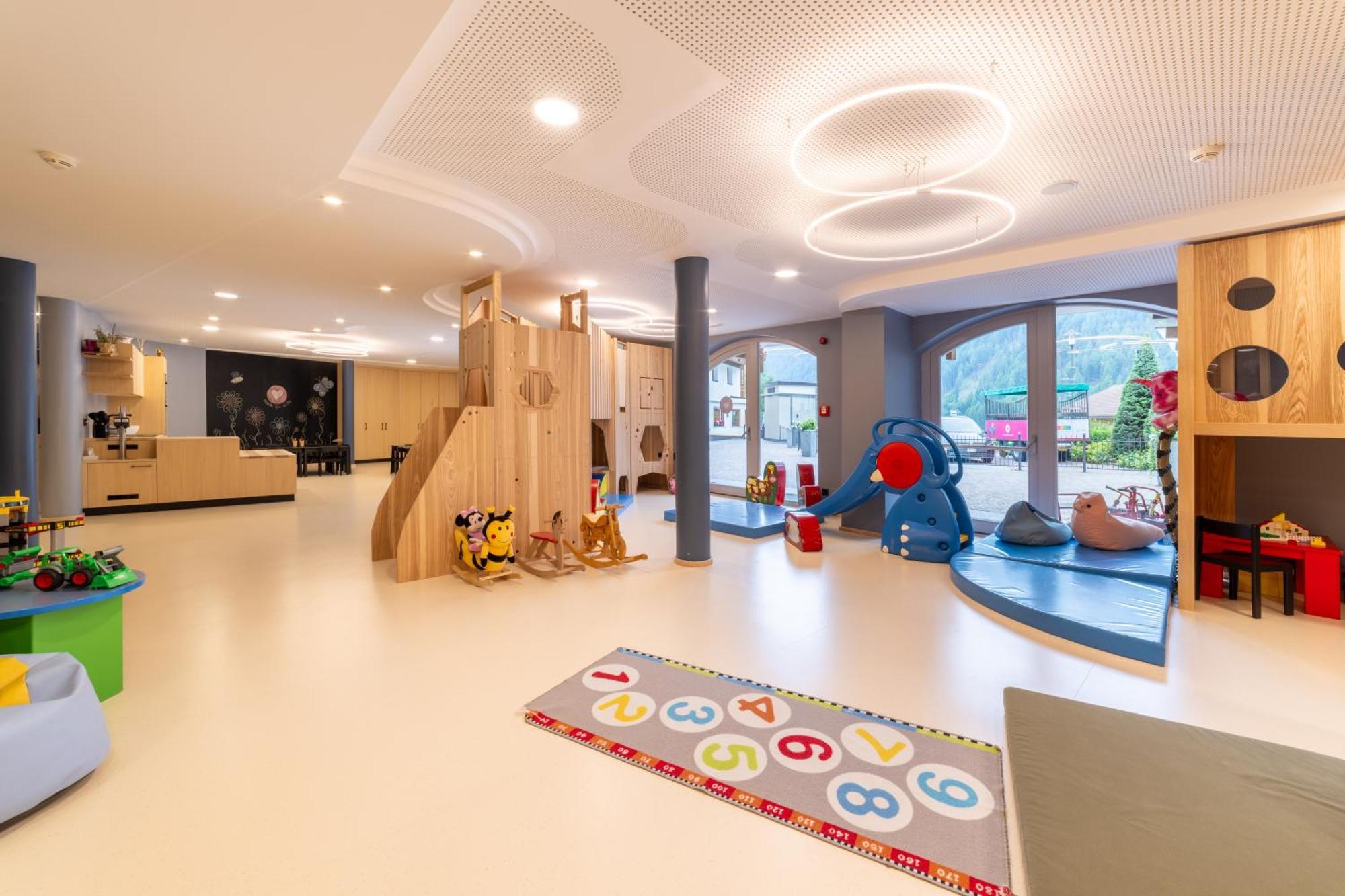Familienhotel Huber วัลเลส ภายนอก รูปภาพ